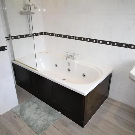 Whitley Bay - Sleeps 6 - Refurbished Throughout - Fast Wifi - Dogs Welcome Экстерьер фото