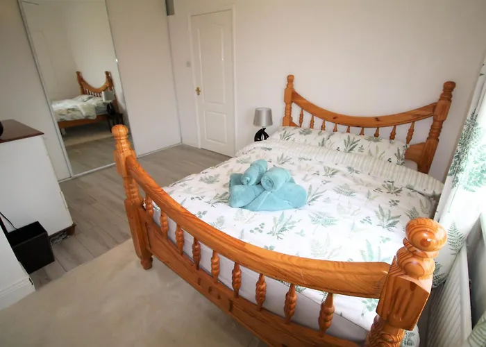 Whitley Bay - Sleeps 6 - Refurbished Throughout - Fast Wifi - Dogs Welcome