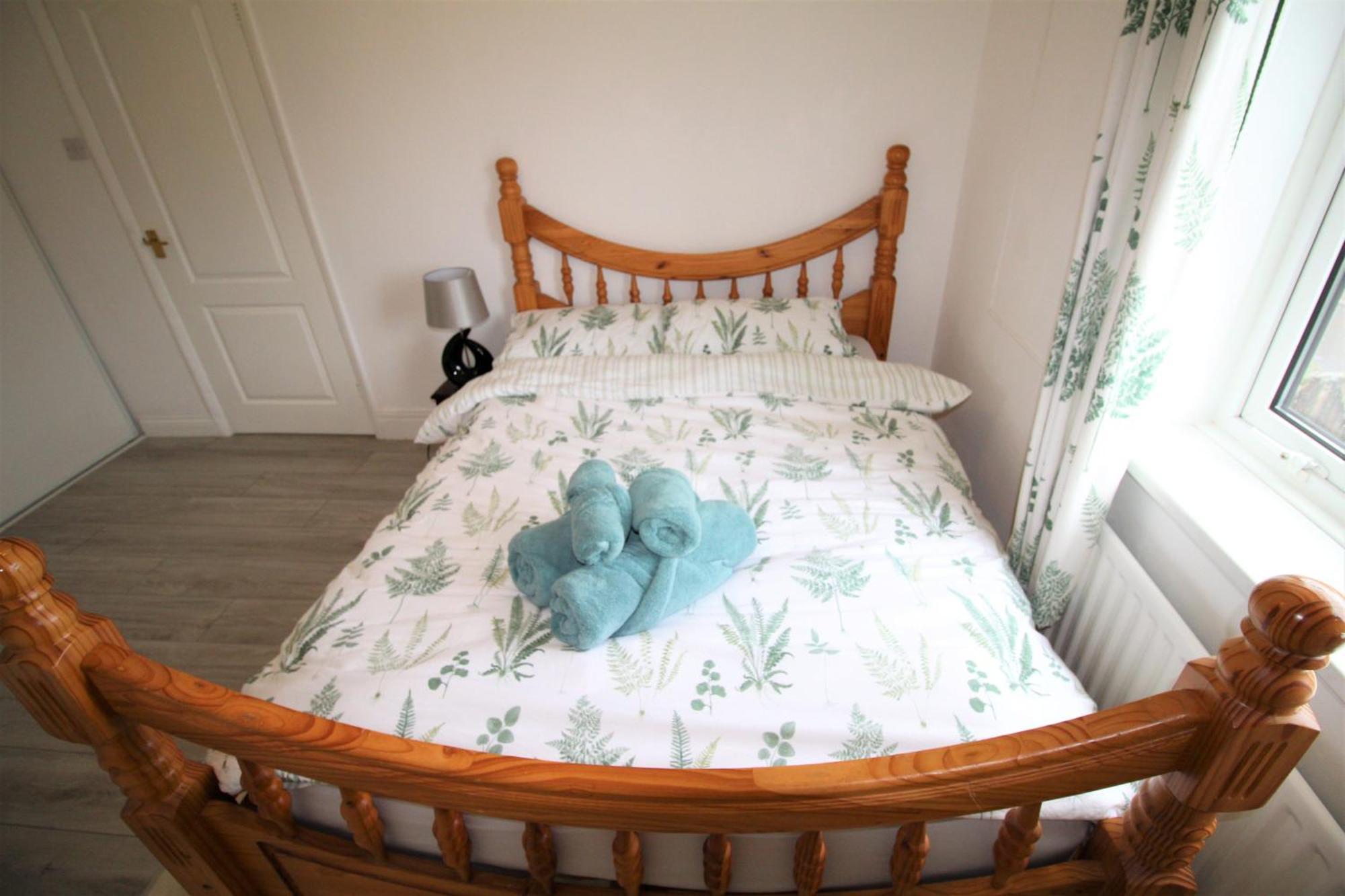 - Sleeps 6 - Refurbished Throughout - Fast Wifi - Dogs Welcome