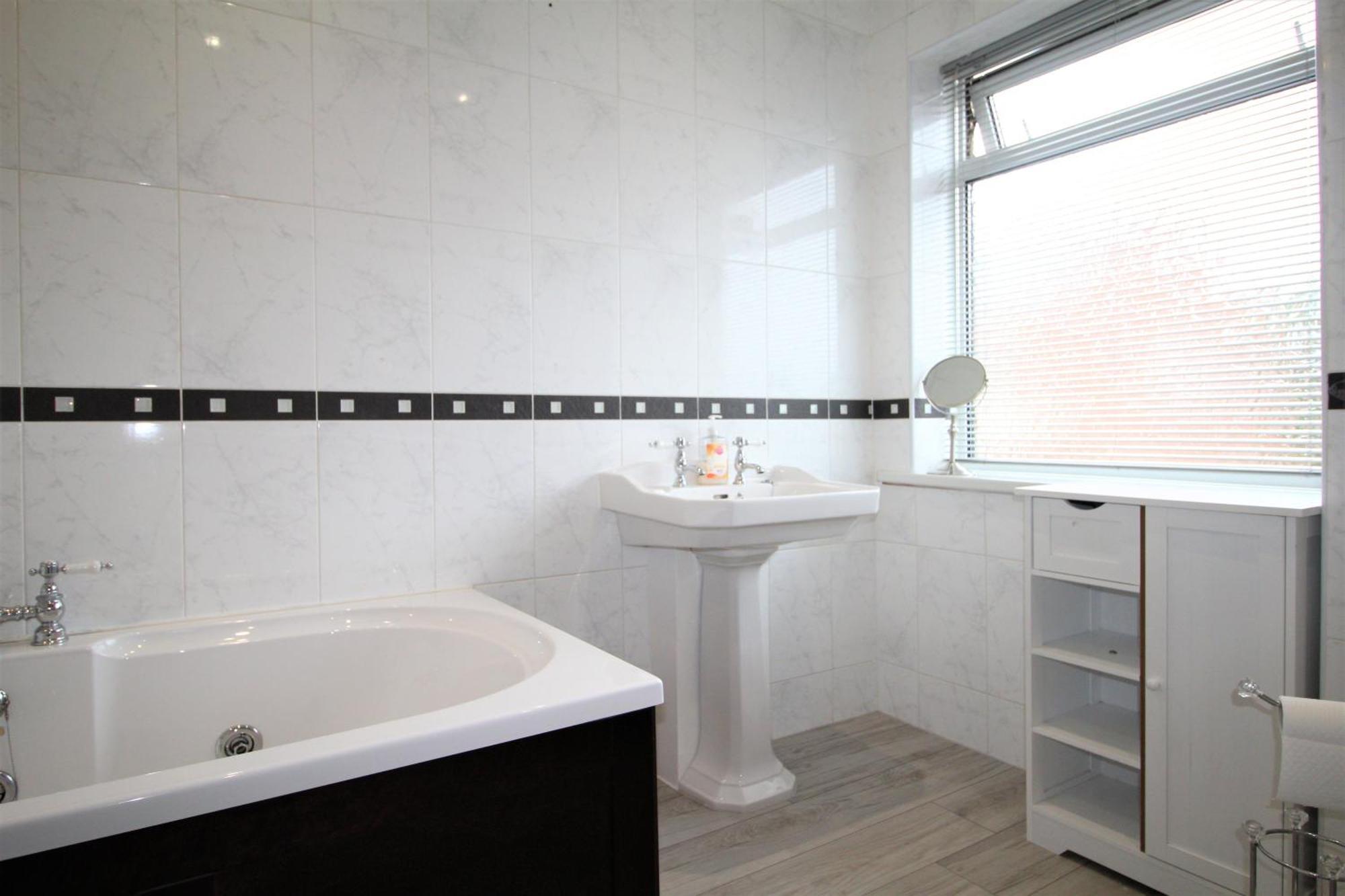 - Sleeps 6 - Refurbished Throughout - Fast Wifi - Dogs Welcome Whitley Bay